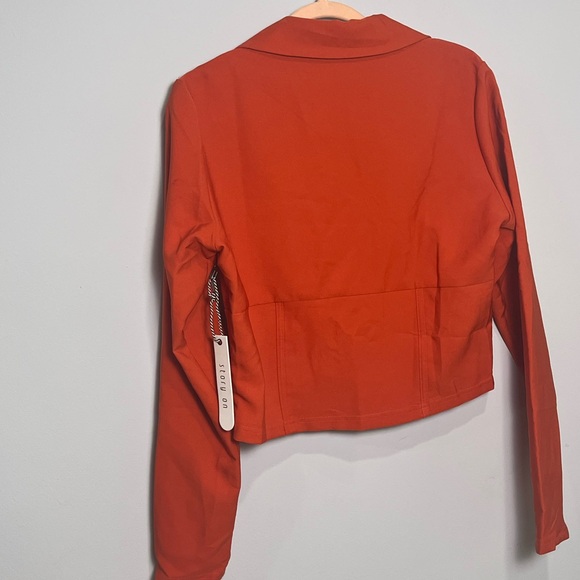 Story on. Sotela Orange Cropped Blazer with Notched Lapels - Picture 6 of 9